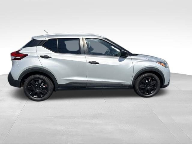 Used 2018 Nissan Kicks S FWD image 6