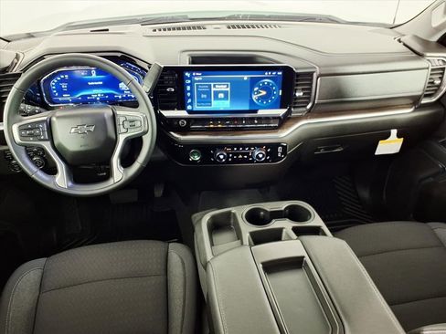 Used 2024 Chevrolet Silverado 1500 RST w/ Z71 Off-Road Package image 3