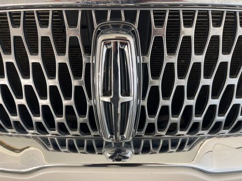 Used 2019 Lincoln Nautilus Reserve AWD/4WD image 34