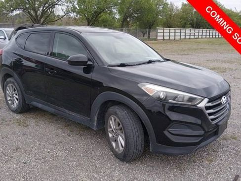 Used 2018 Hyundai Tucson SE image 2