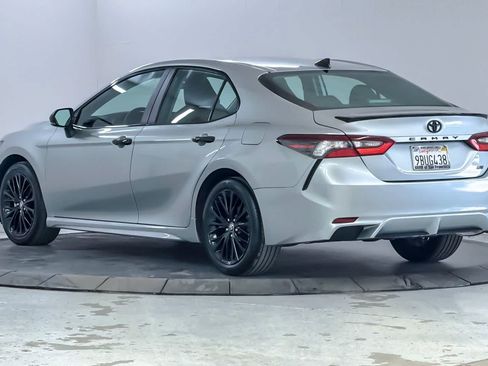Used 2022 Toyota Camry SE w/ Carpet Mat Package (TMS) FWD image 6