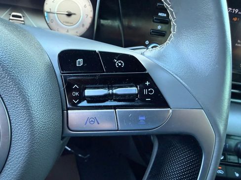 Used 2021 Hyundai Elantra SEL w/ Convenience Package image 28