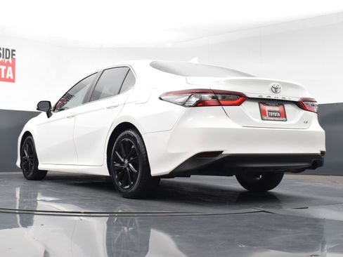 Used 2022 Toyota Camry LE image 26