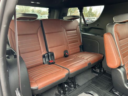 Used 2023 GMC Yukon XL Denali Ultimate image 28