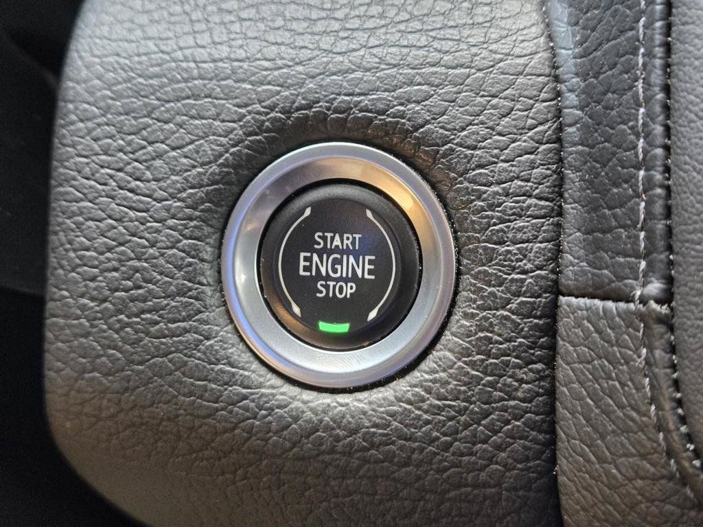 Used 2021 GMC Yukon Denali w/ Denali Ultimate Package AWD/4WD image 29