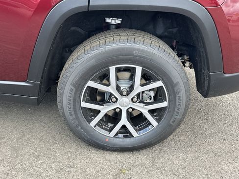 New 2025 Jeep Grand Cherokee Limited w/ Luxury Tech Group II AWD/4WD image 25