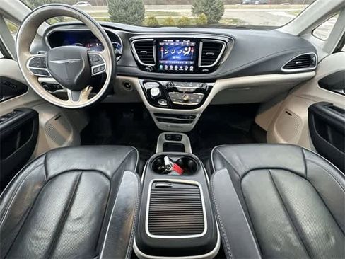 Used 2019 Chrysler Pacifica Limited w/ Advanced Safetytec Group image 23