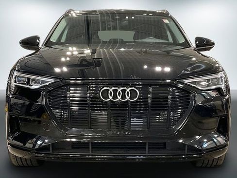 Used 2023 Audi e-tron Premium w/ Convenience Plus Package AWD/4WD image 3