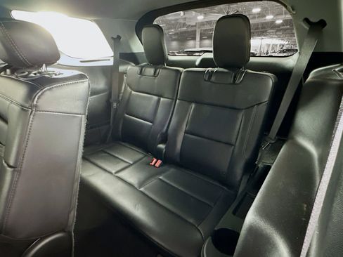 Used 2024 Ford Explorer XLT w/ Equipment Group 202A image 27