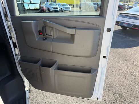 Used 2019 Chevrolet Express 2500 image 19