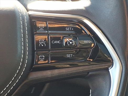 Used 2022 Jeep Grand Cherokee L Overland image 9