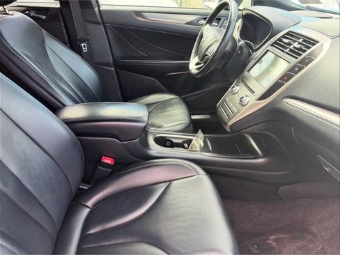 Used 2018 Lincoln MKC Premiere FWD image 5