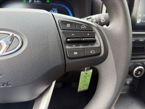 Used 2026 Hyundai Venue SE FWD image 21