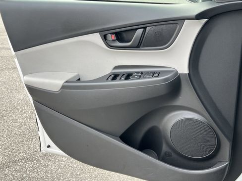 Used 2023 Hyundai Kona SEL image 16