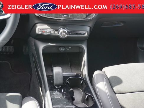 Used 2023 Volvo C40 P8 Recharge Plus AWD/4WD image 16