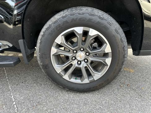Certified 2025 Chevrolet Silverado 1500 High Country w/ Technology Package image 12