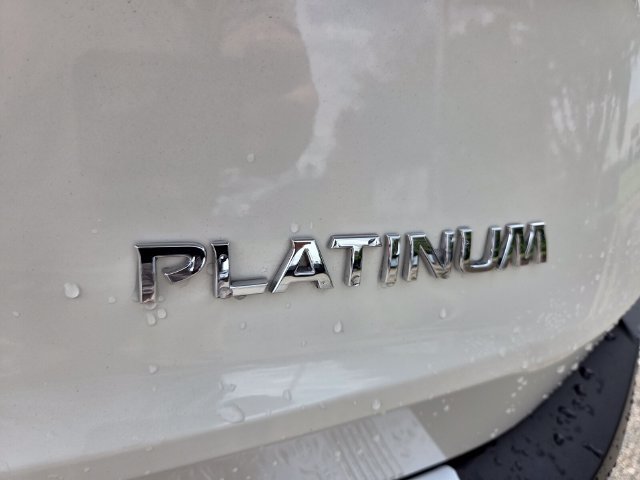 Used 2023 Nissan Rogue Platinum w/ Platinum Premium Package FWD image 17