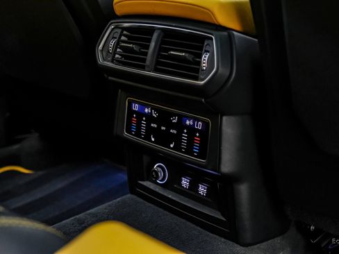 Used 2021 Lamborghini Urus AWD/4WD image 85
