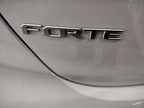 Used 2024 Kia Forte LXS w/ LXS Technology Package FWD image 14