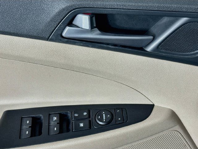 Used 2016 Hyundai Tucson SE w/ Option Group 02 FWD image 20