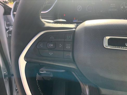 New 2025 Jeep Grand Cherokee L Limited w/ Luxury Tech Group II image 17