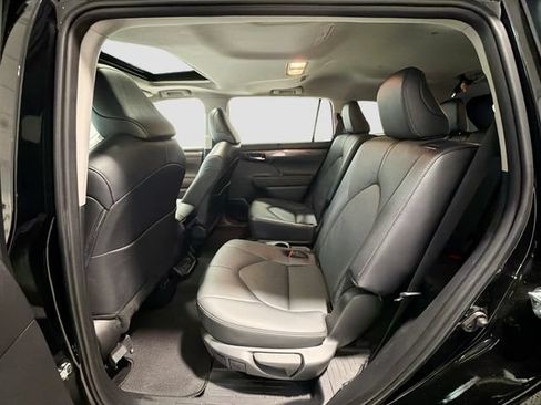 Certified 2025 Toyota Highlander Limited AWD/4WD image 20