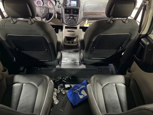 Used 2019 Dodge Grand Caravan SE image 61