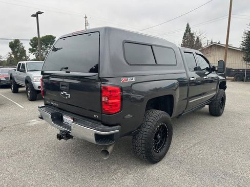Used 2015 Chevrolet Silverado 2500 LTZ w/ LTZ Plus Package image 10