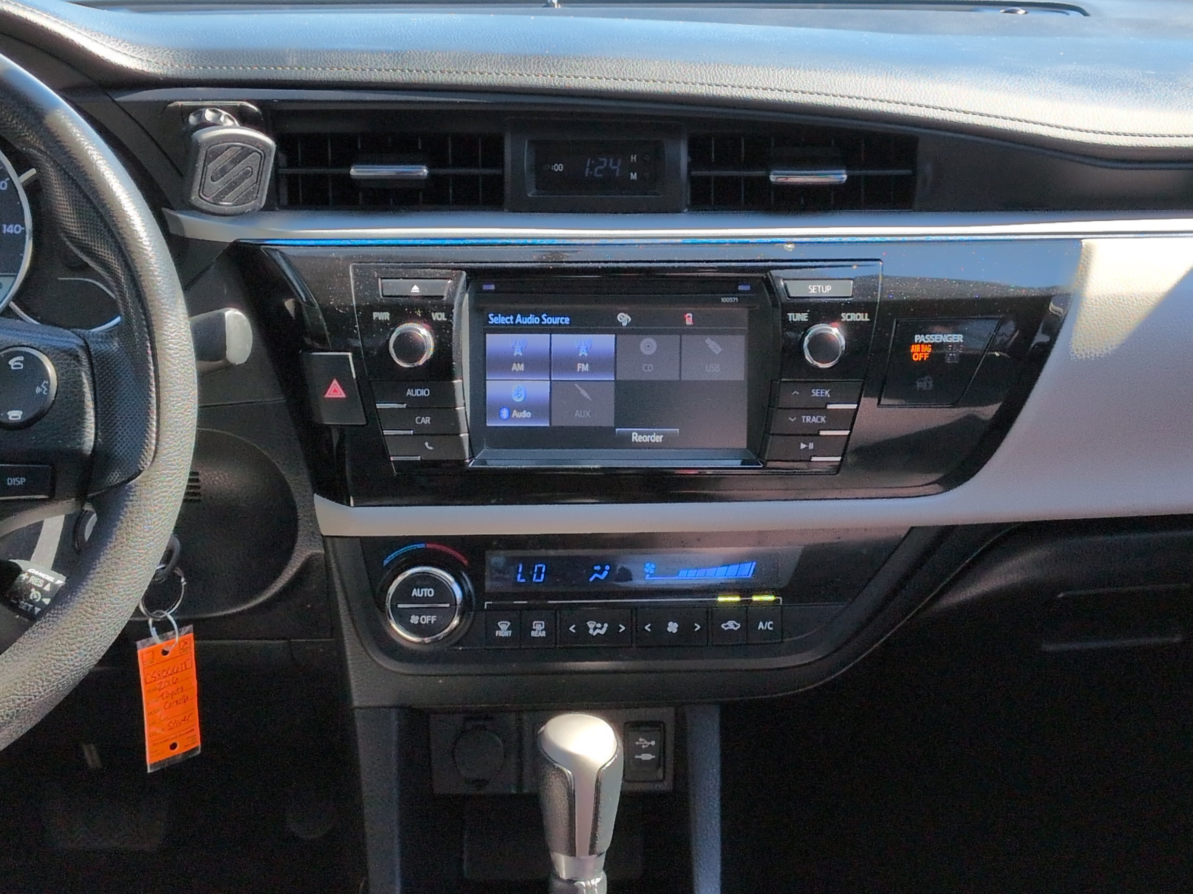 Used 2016 Toyota Corolla LE FWD image 15