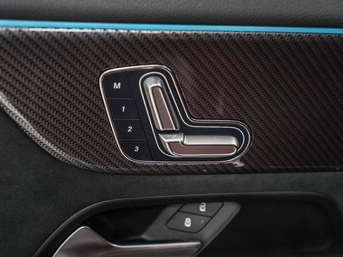 Used 2025 Mercedes-Benz GLA 250 image 23