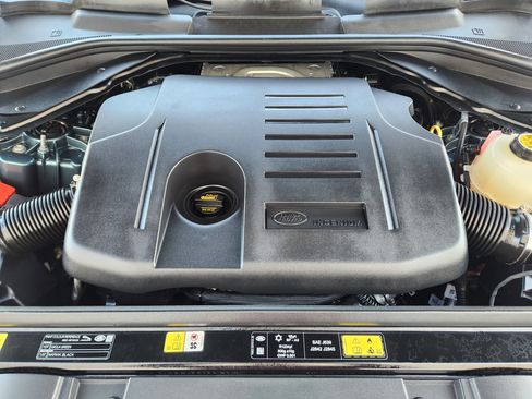 Certified 2025 Land Rover Range Rover Sport SE image 31