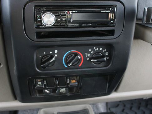 Used 2006 Jeep Wrangler Rubicon image 12