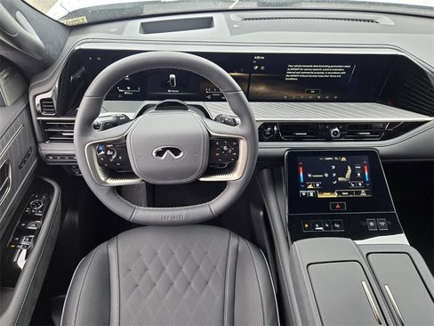 Used 2026 INFINITI QX80 Autograph w/ Premium Cargo Package image 15