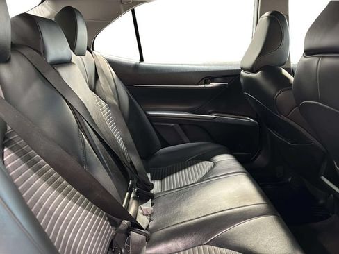 Used 2022 Toyota Camry SE FWD image 13