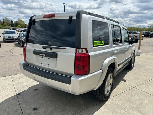 Used 2008 Jeep Commander Sport AWD/4WD image 5