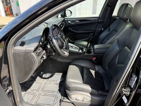 Used 2024 Porsche Macan image 14