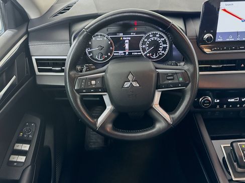 Used 2024 Mitsubishi Outlander SE AWD/4WD image 18