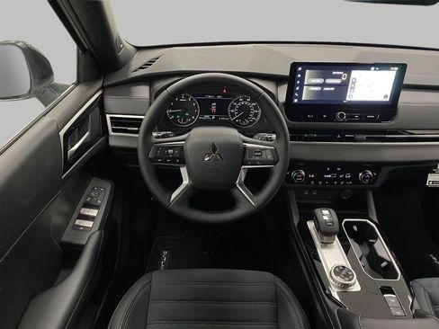 New 2026 Mitsubishi Outlander LE AWD/4WD image 12