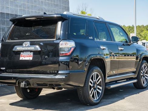 Used 2022 Toyota 4Runner Limited AWD/4WD image 5