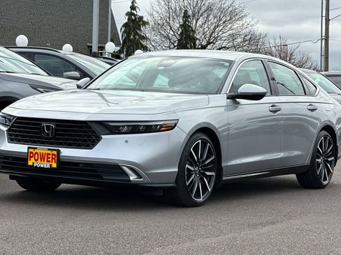 Used 2024 Honda Accord Touring image 8