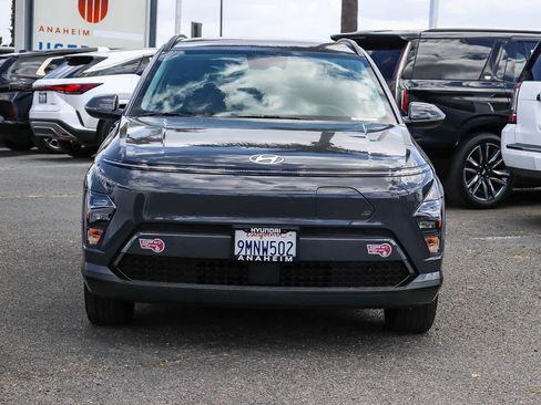 Used 2024 Hyundai Kona SEL FWD image 2