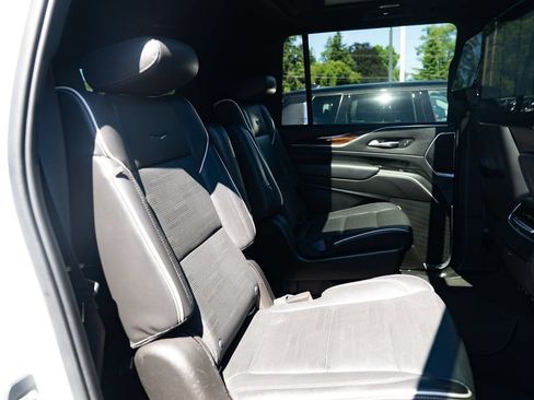 Used 2021 Cadillac Escalade ESV Premium Luxury w/ Performance Package AWD/4WD image 21