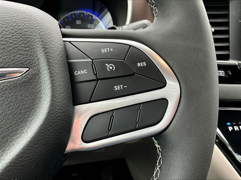 Used 2024 Chrysler Voyager LX FWD image 12