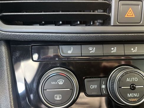 Used 2024 Volkswagen Jetta SE image 27