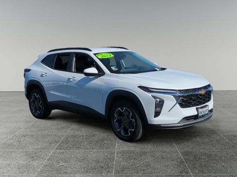 Used 2024 Chevrolet Trax LT image 7