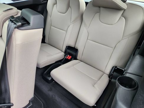 New 2026 Volvo XC90 T8 Plus w/ Protection Package Premier AWD/4WD image 14