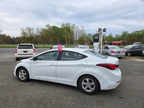 Used 2015 Hyundai Elantra SE FWD image 16