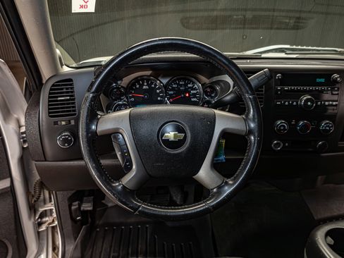 Used 2011 Chevrolet Silverado 1500 LT AWD/4WD image 13