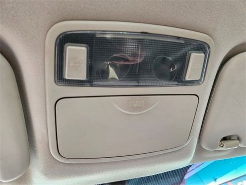 Used 2003 Hyundai Elantra GLS image 19