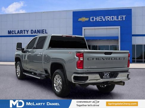 Used 2024 Chevrolet Silverado 2500 LTZ w/ LTZ Convenience Package AWD/4WD image 4